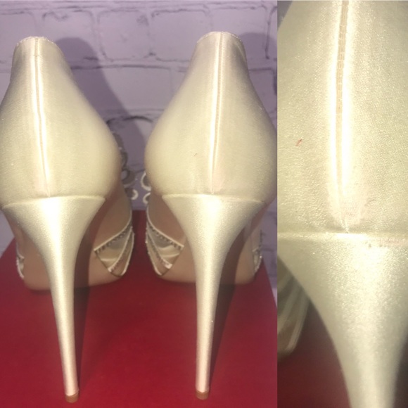 Valentino Crystal Versailles Bow Satin Pumps Ivory - Picture 6 of 8